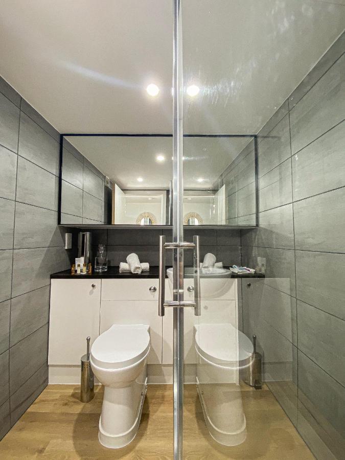 Modern Luxury Serviced Duplex Apartments By Repose- 150 Metro Court, West Bromwich Exterior foto